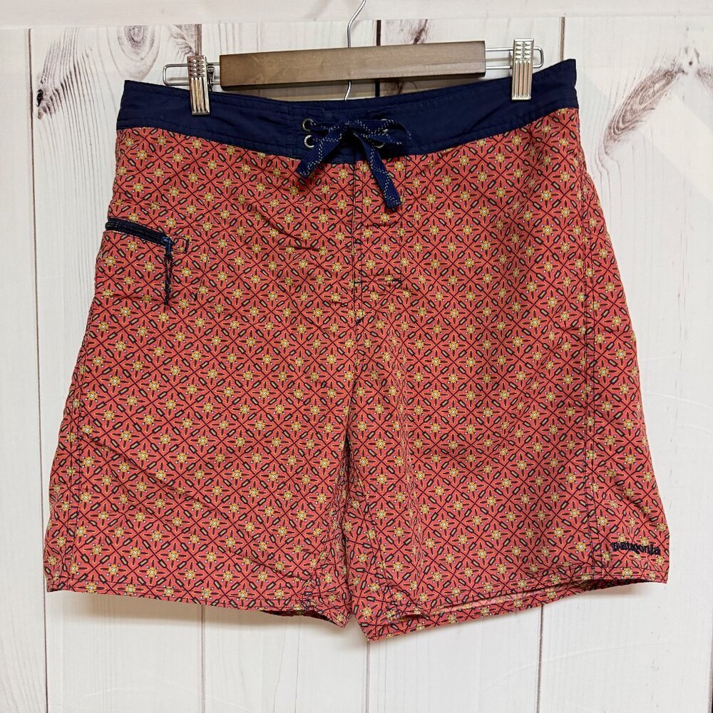 Patagonia Men's Wavefarer Board‎ Shorts 32 Red Geometric EUC